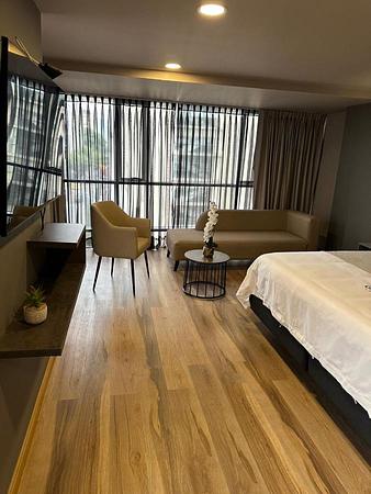 Giluxe Hotel