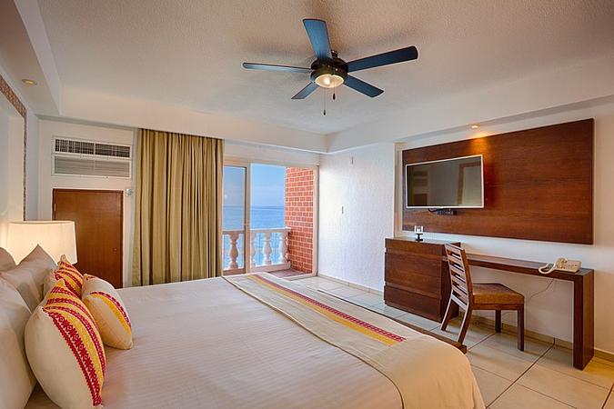 Costa Sur Resort & Spa